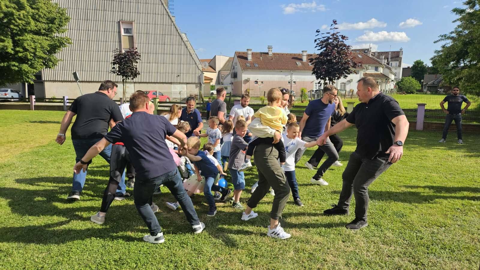 Obilježavanje obiteljskog dana u DV Fijolica 01