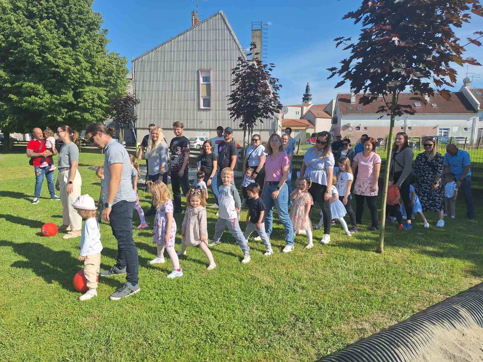 Obilježavanje obiteljskog dana u DV Fijolica 01